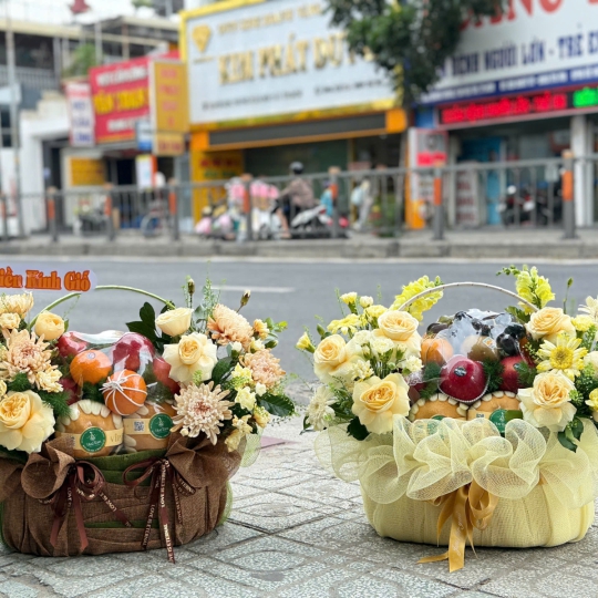 Giỏ Hoa Và Trái Cây Cao Cấp – Món Quà Tinh Tế Cho Mọi Dịp Đặc Biệt  