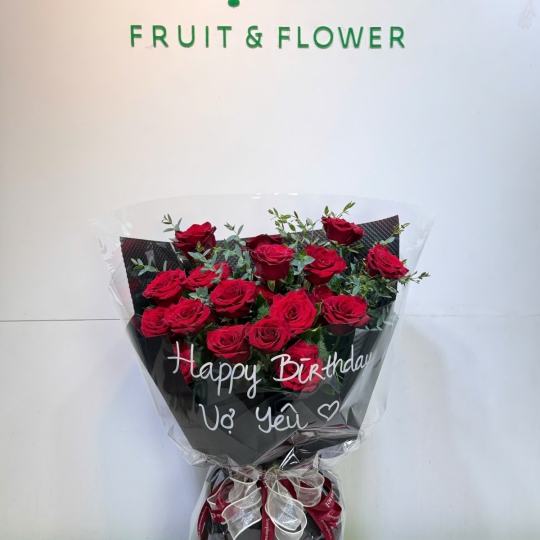 Bó Hoa Hồng Đỏ Happy Birthday Vợ Yêu – Tình Yêu Nồng Nàn  