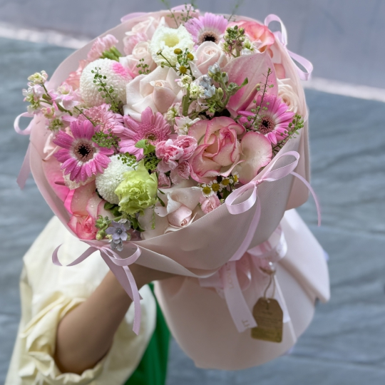 Bó Hoa Hồng Hồng Pastel Nàng Thơ – Ngọt Ngào & Lãng Mạn 