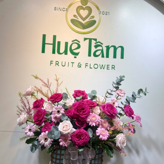 Giỏ Hoa Hồng Tím Mộng Mơ – Sắc Yêu Dịu Dàng 