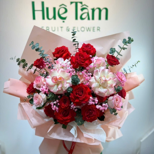 Bó Hoa Sắc Hồng Yêu Thương 🌸 