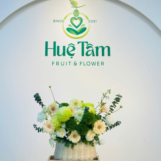 GIỎ HOA ĐỂ BÀN TONE XANH  