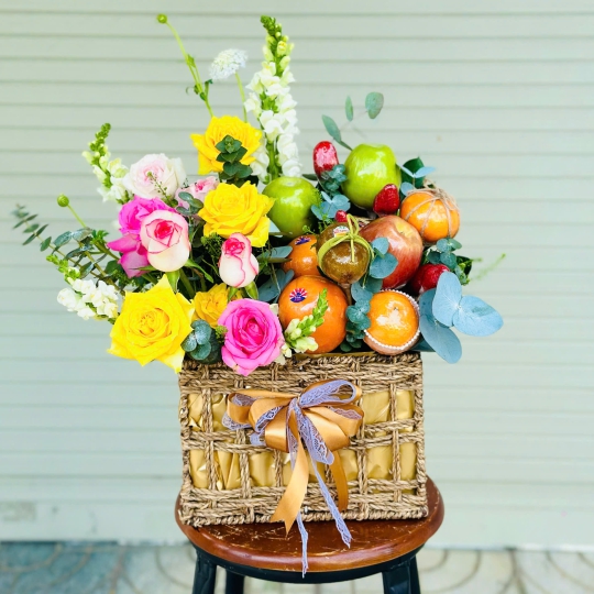 GIỎ HOA VÀ TRÁI CÂY TRANG TRÍ HIỆN ĐẠI 
