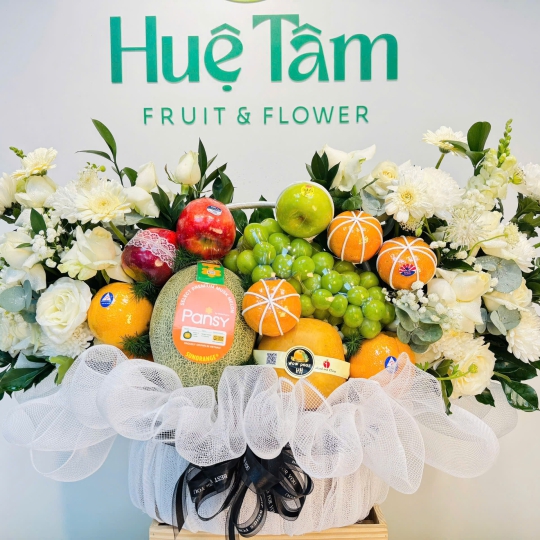 GIỎ TRÁI CÂY VIẾNG HOA TRẮNG TINH KHÔI 