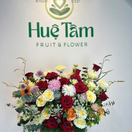 Giỏ hoa Tình Yêu Nở Rộ 