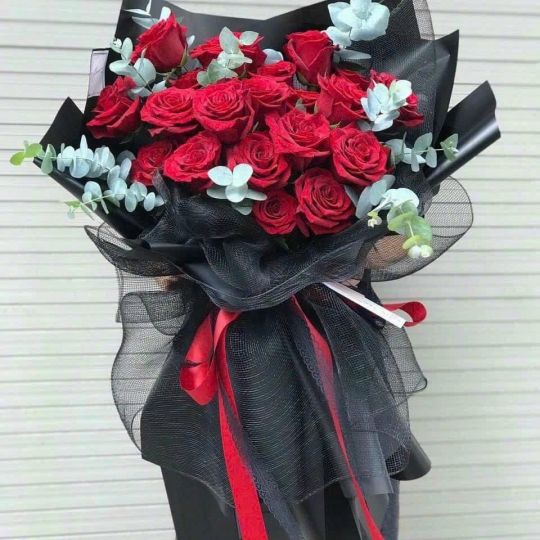 Bó Hoa Hồng Đỏ Tình Yêu Vĩnh Cửu 