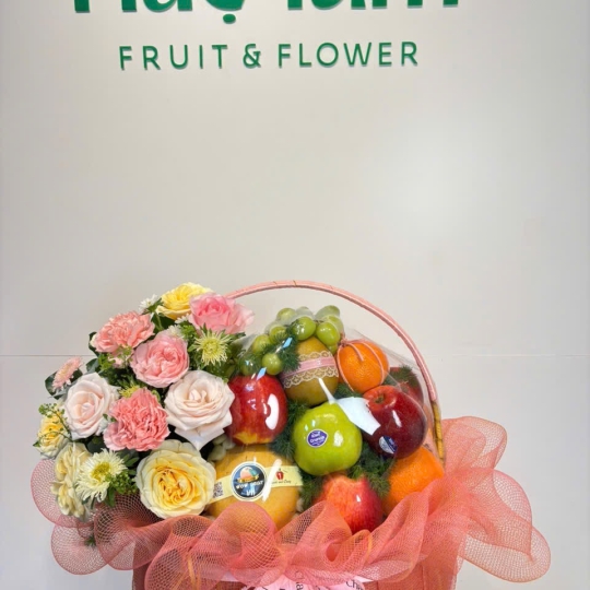 “Giỏ Trái Cây Hồng Phúc Sum Vầy” 🍎🍊🌸 