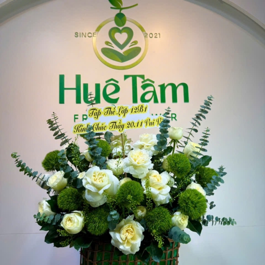 Giỏ Hoa Xanh Trắng Sáng Phúc 