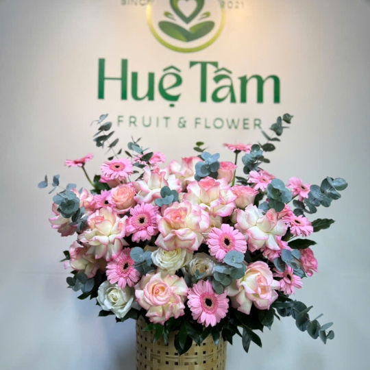 ✨ Giỏ Hoa Hồng Phấn Dịu Dàng 