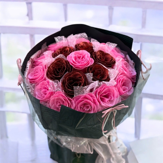 💞 Bó Hoa Sáp Song Sắc – Trái Tim Nồng Ấm 