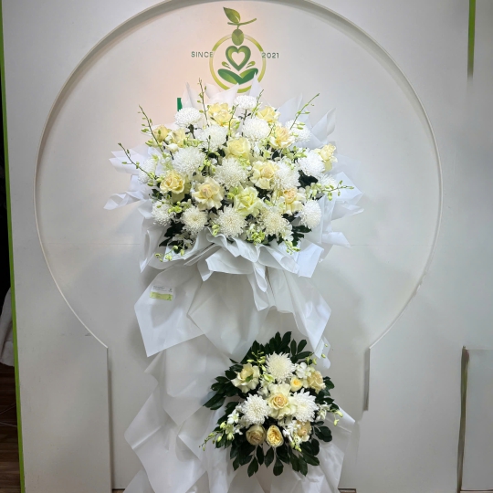 ✨ Kệ Hoa Trắng Kem – Bình Yên Vĩnh Hằng 