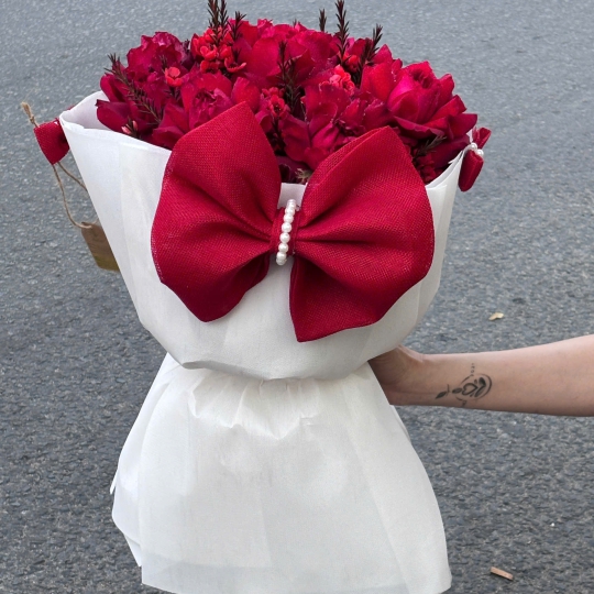 🌺 Bó Hoa Đỏ – Mộng Đỏ Tình Yêu 