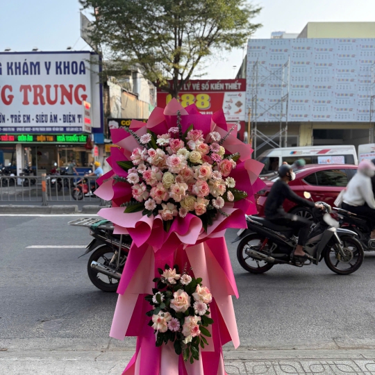 💖 Kệ Hoa Chúc Mừng – Pink Radiance 