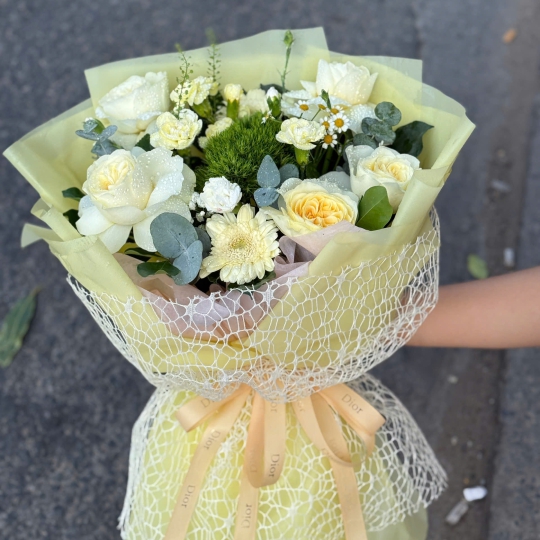 🤍 Moonlight Romance – Lãng Mạn Dưới Ánh Trăng 