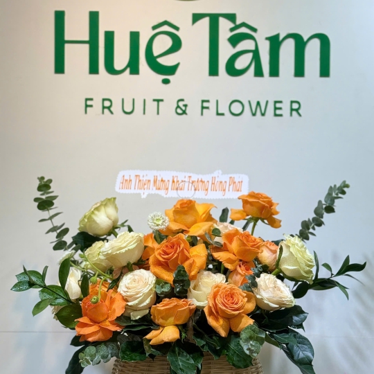 🧡 Golden Harmony Basket – Giỏ Hoa Hòa Ca Ánh Vàng ✨ 
