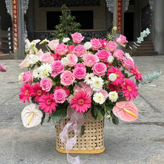 👑 Pink Royal Blossom – Giỏ Hoa Hồng Kiêu Sa Sang Trọng ✨ 