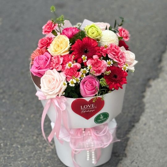 🎀 Elegant Pink Blossom – Hộp Hoa Hồng Thanh Lịch  
