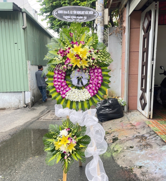 💜 Royal Tribute – Kính Viếng Cao Quý