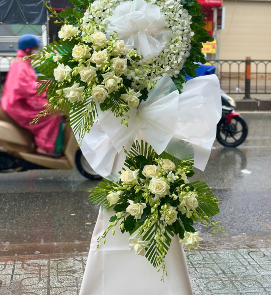 🤍 Eternal White Tribute – Kính Viếng Thanh Khiết