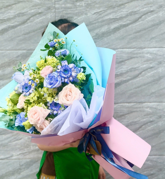Bó Hoa Hồng Xanh Mộng Mơ – Sắc Lam Dịu Dàng