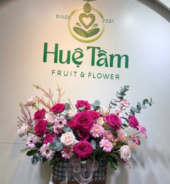 Giỏ Hoa Hồng Tím Mộng Mơ – Sắc Hoa Dịu Dàng