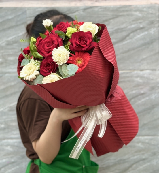 Bó Hoa Hồng Đỏ Nồng Nàn – Gửi Trọn Yêu Thương