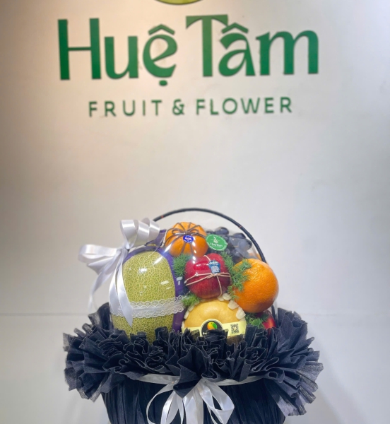 Giỏ Trái Cây Hắc Ngọc Phú Quý – Quà Tặng Sang Trọng