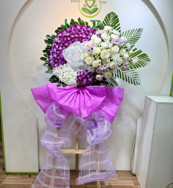 Kệ Hoa Viếng Tím Thanh Tâm – Lời Tiễn Biệt Trân Quý
