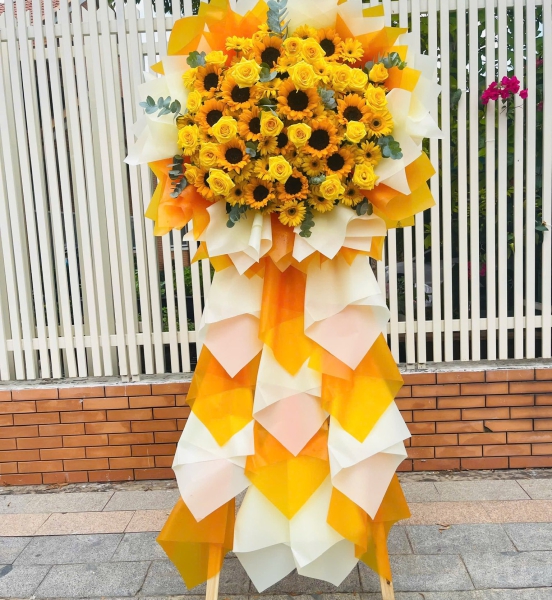 Kệ Hoa Khai Trương Rạng Rỡ Thành Công 🌞