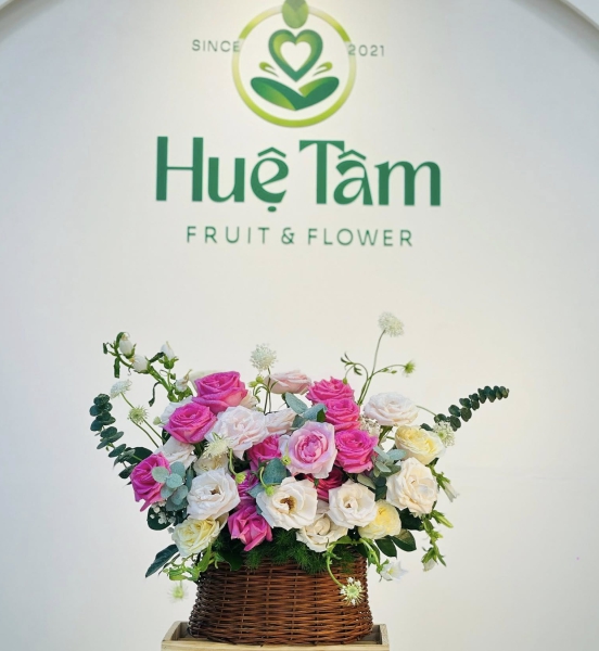 Giỏ Hoa Tone Hồng xinh xắn