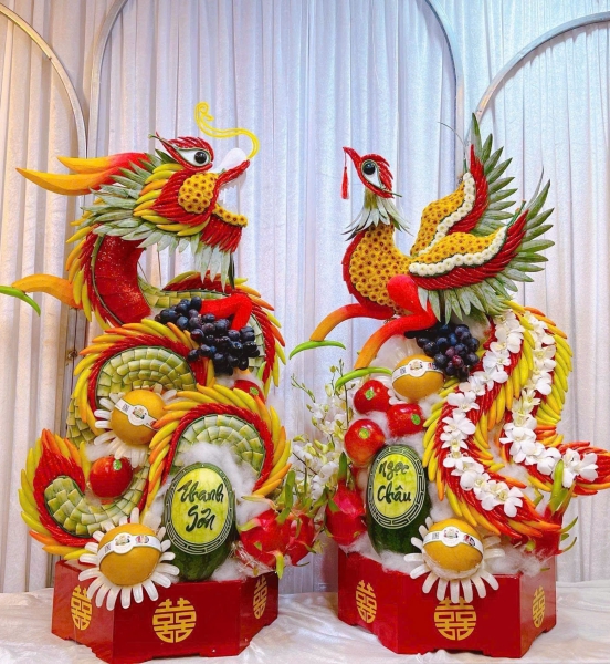 MÂM QUẢ CƯỚI RỒNG PHỤNG KẾT BẰNG HOA QUẢ TƯƠI