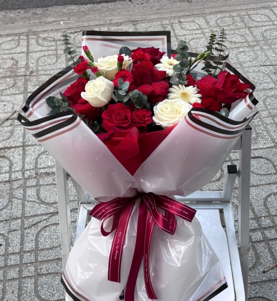 ❤️ Crimson Snow Romance – Lãng Mạn Đỏ Trắng Ngọt Ngào ✨