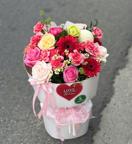 🎀 Elegant Pink Blossom – Hộp Hoa Hồng Thanh Lịch